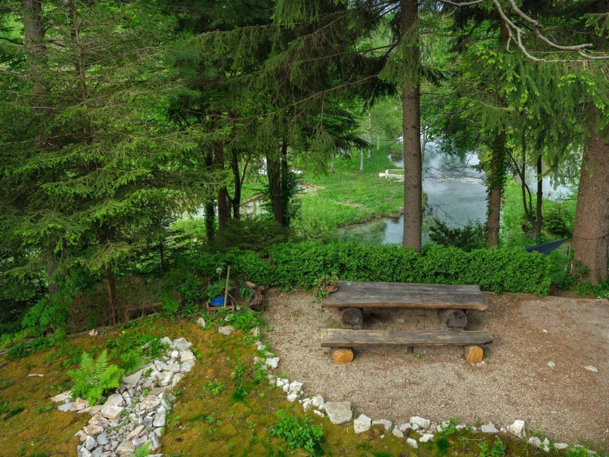 Yeti Cabin Plitvica selo Exteriör bild