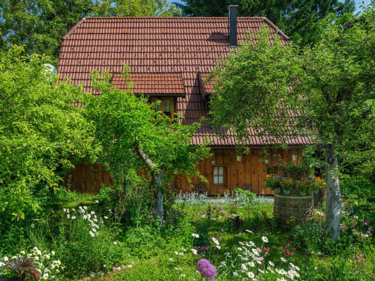 Yeti Cabin Plitvica selo Exteriör bild