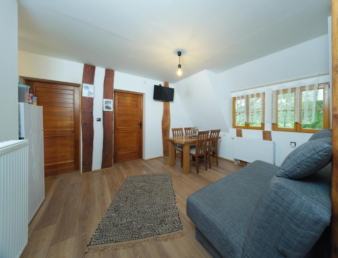Yeti Cabin Plitvica selo Exteriör bild