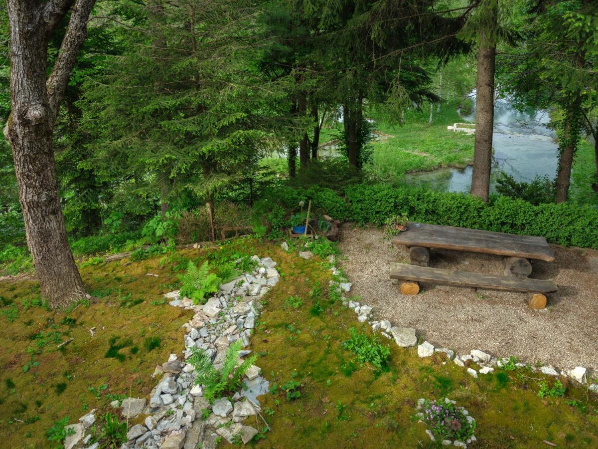 Yeti Cabin Plitvica selo Exteriör bild